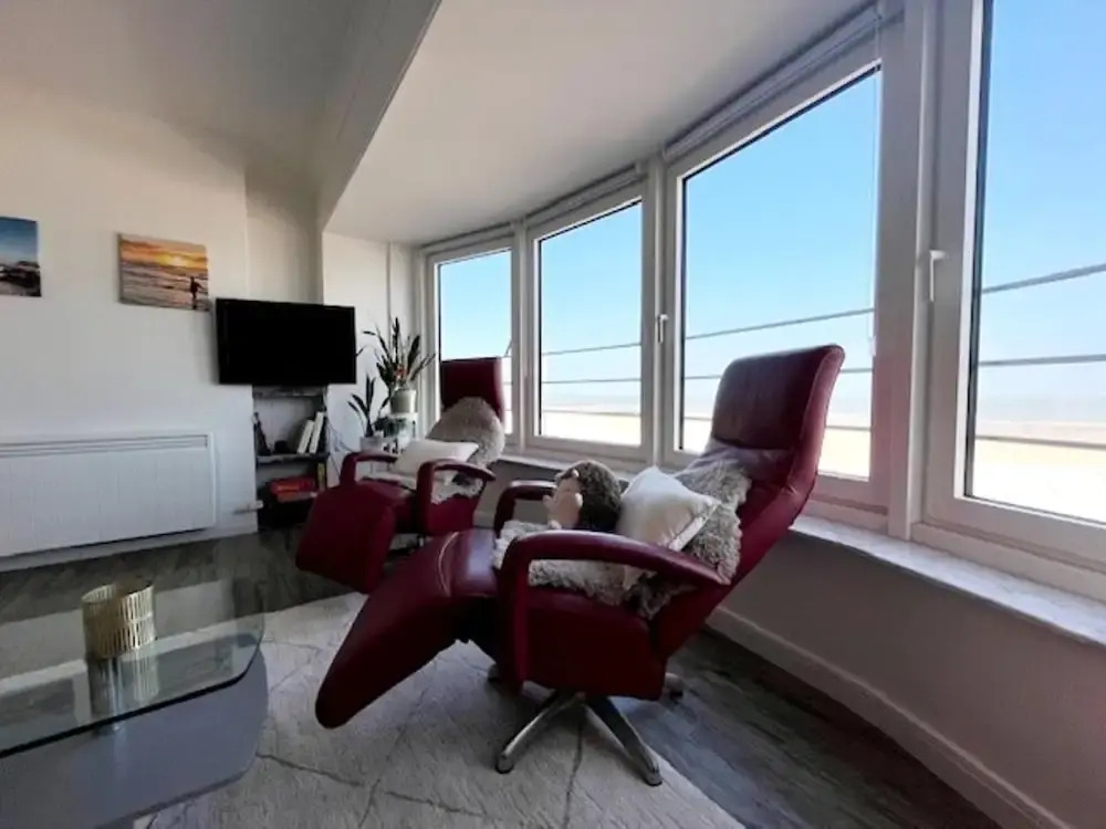 Apartment in Wenduine With Stunning Seaviews
