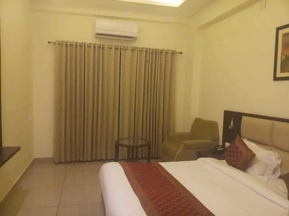 Hotel Sarovar Grand