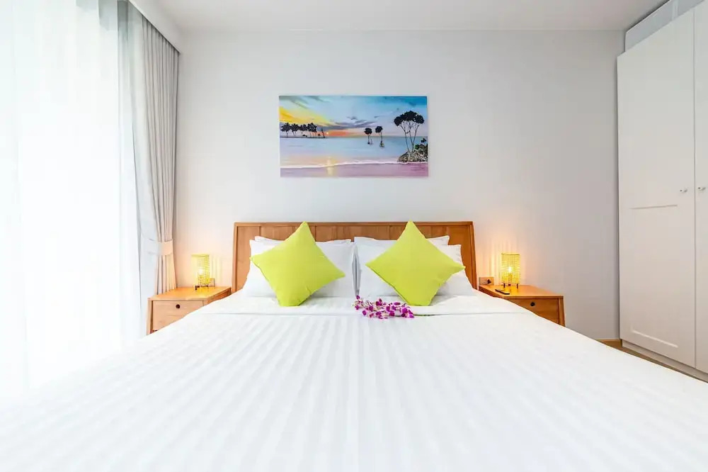 Seaside 2BR 200 m to BangTao beach