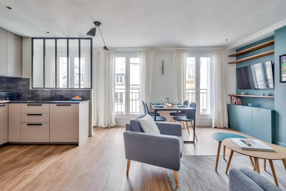 Splendid 3 bdrs Flat in a Prime Location of Paris