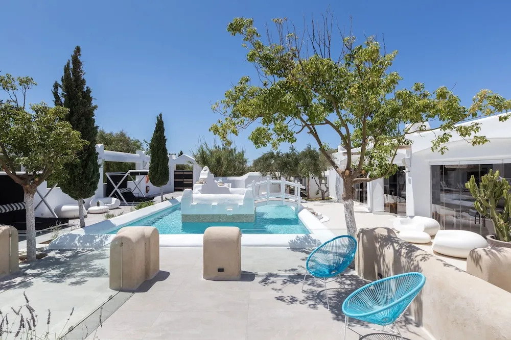 Kallos Villas & Suites