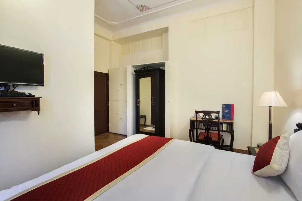 OYO 384 Hotel Noble House