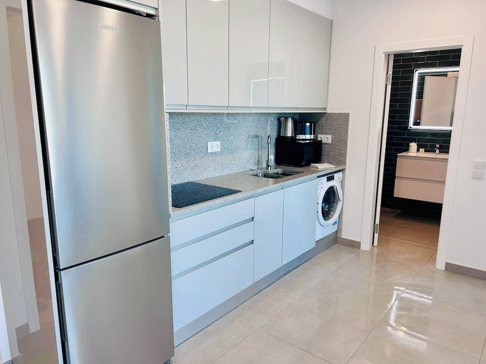 Spectacular Lagos Marina View apt on Promenade