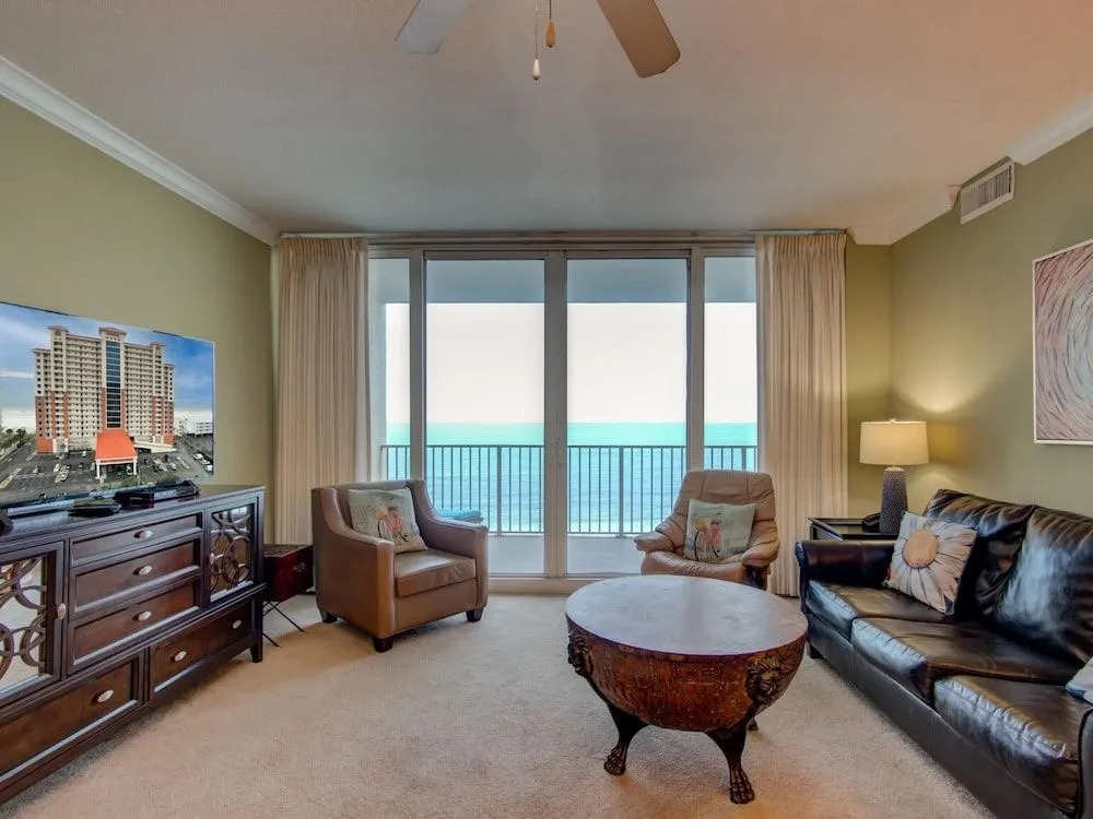 Beachfront condo in the heart of Gulf Shores