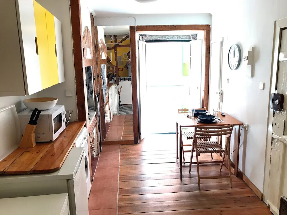 Typical studio in great location Tram 28