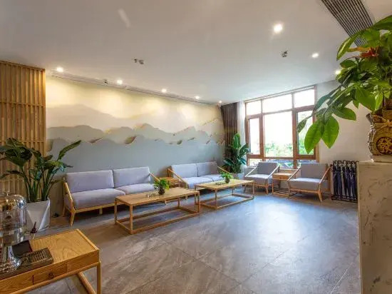 Coastal Huashu Boutique Hotel