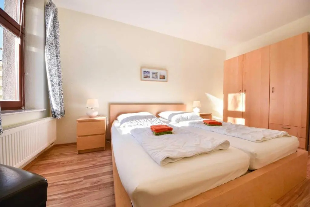 Villa Lamora 02