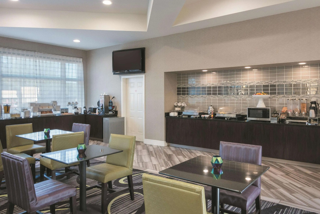 La Quinta by Wyndham Orlando Airport