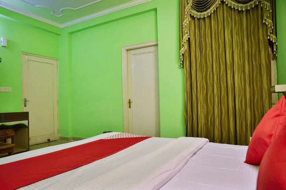 OYO 10752 Hotel Sitara International