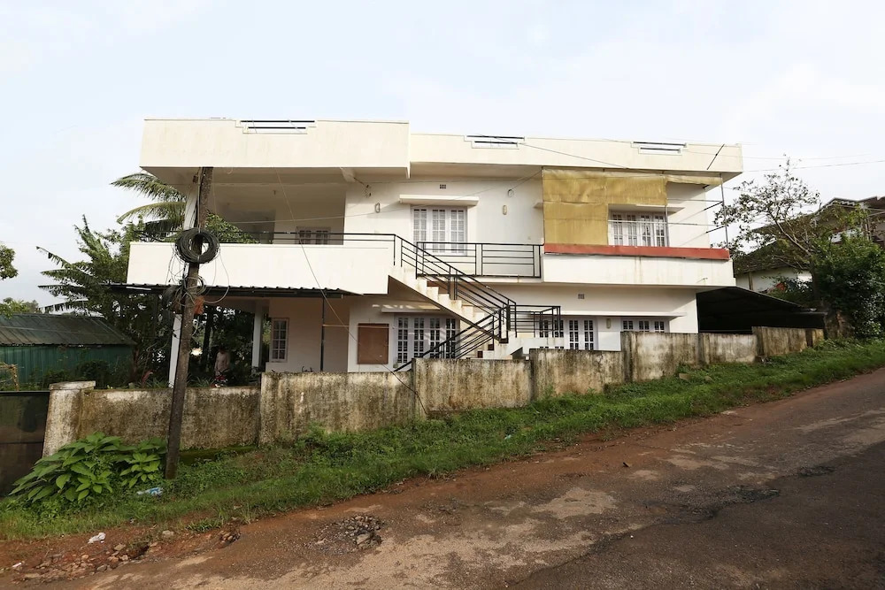 OYO 9157 Home Cozy Studio Hill Top Madikeri