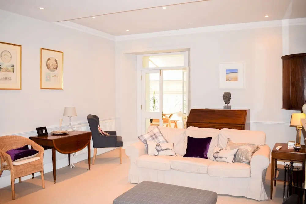 Spacious 2 Bedroom Inverleith Home With Garden