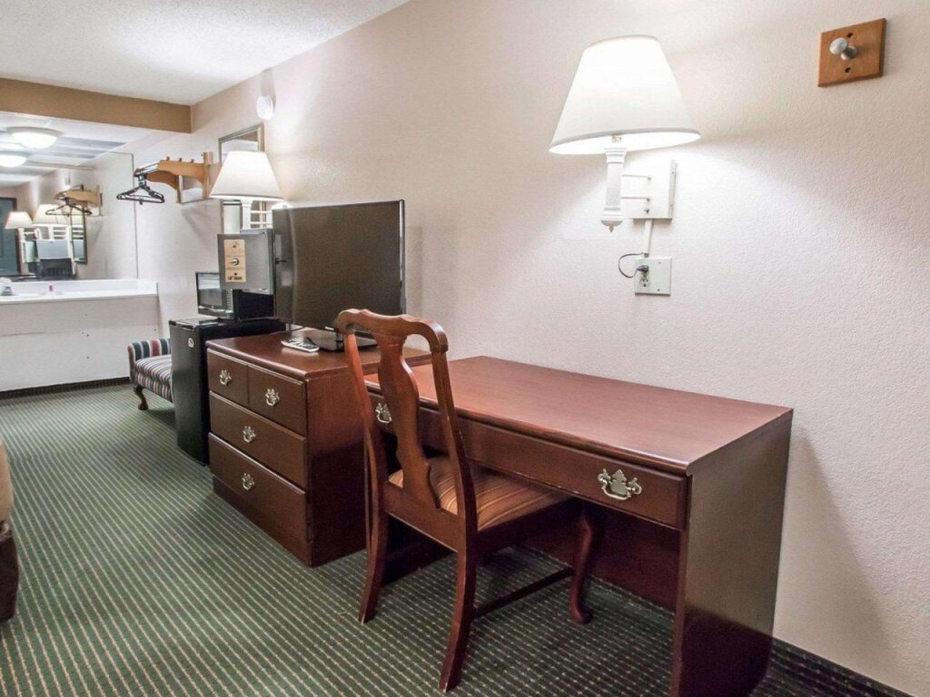 Econo Lodge Pooler - Savannah I-95