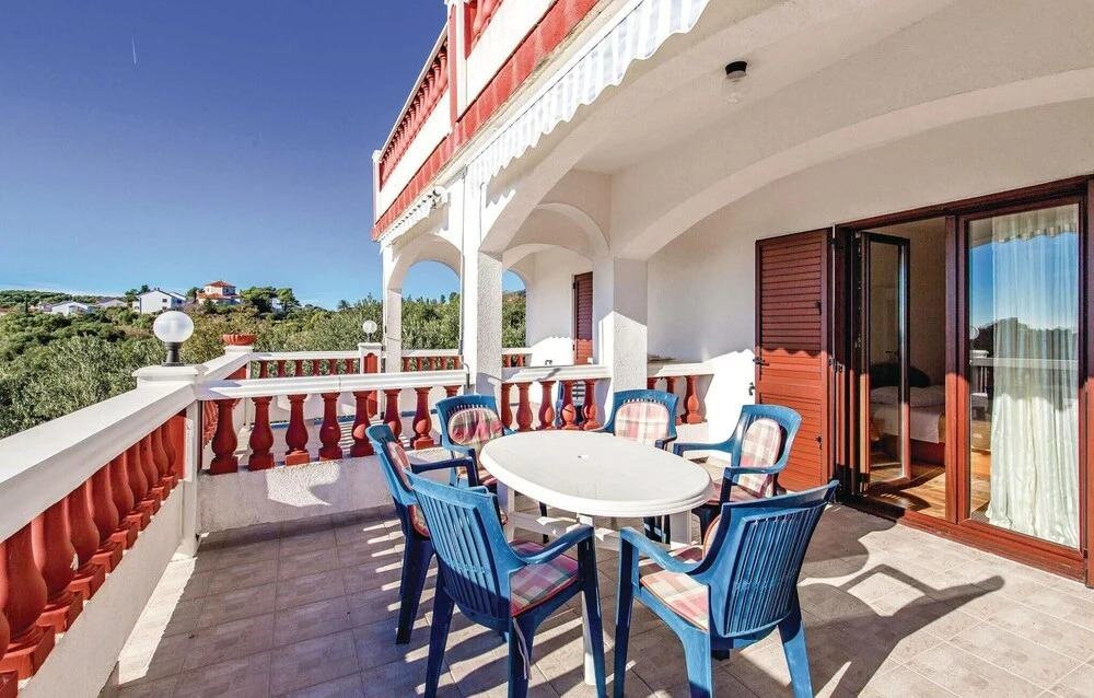 Beautiful Home in Banjol With Wifi and 2 Bedrooms