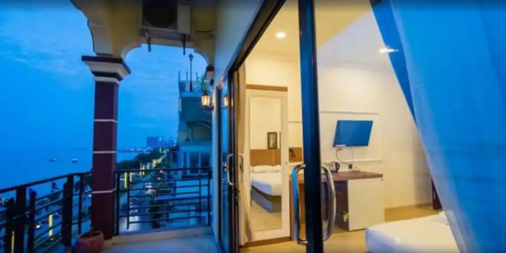 4 RIVERS HOTEL