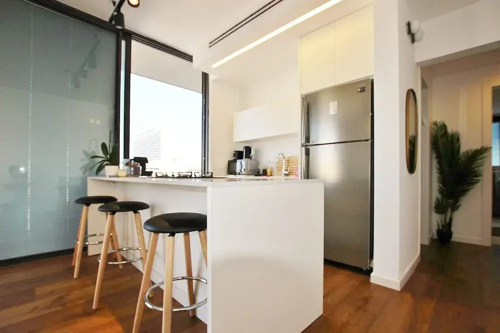 Hilton Beach Area- Perfect 1 BDR in a new building