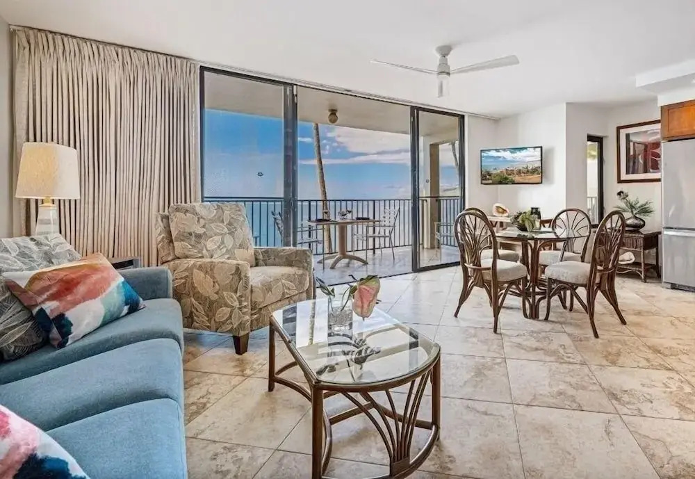 Kihei Beach, #406^ 1 Bedroom Condo by RedAwning