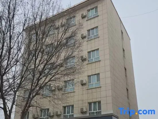 Shell Hotel (Urumqi Midong Tonghui Ershouche Shichang)