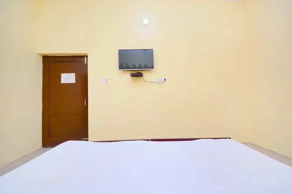 Gursimran Complex By OYO Rooms