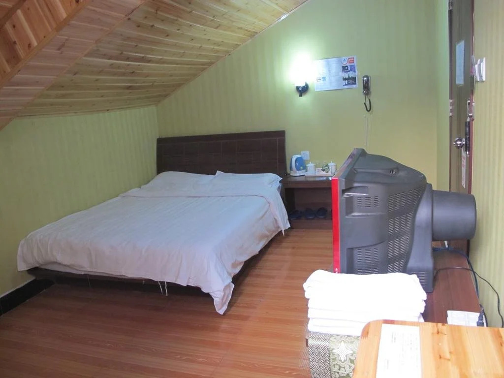 Yanying International Youth Hostel