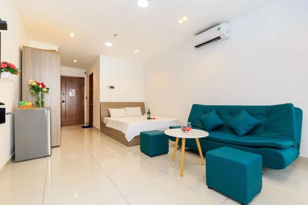 Le Hieu Apartment at Sky Center