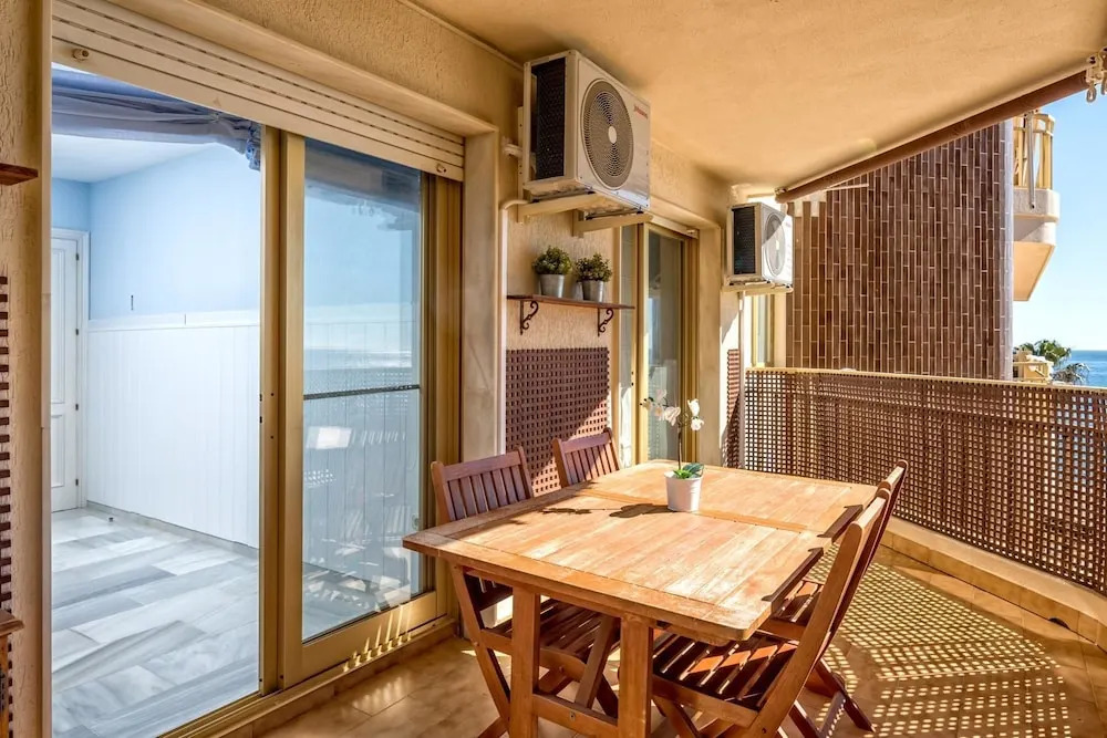 Dona Sofia - Fuengirola Promenade Apartment With Stunning Sea Views, Wifi
