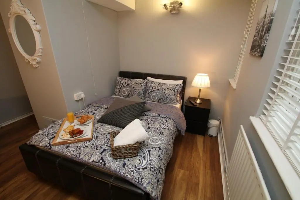 Heart of Shoreditch Molesey Apartments