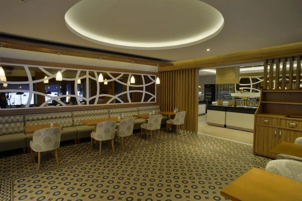 Maris Beach Hotel