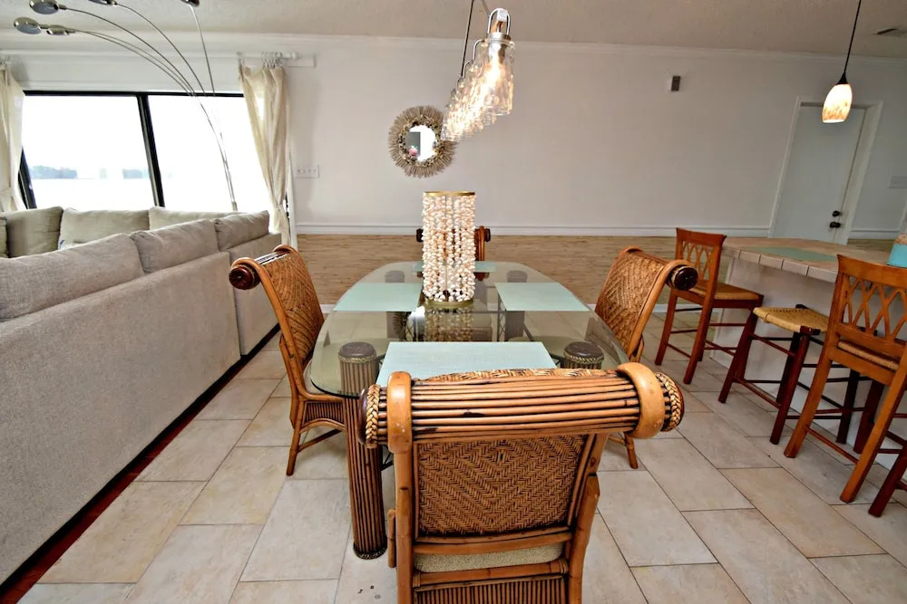 Lagoon Lanai 4 Bedroom Home