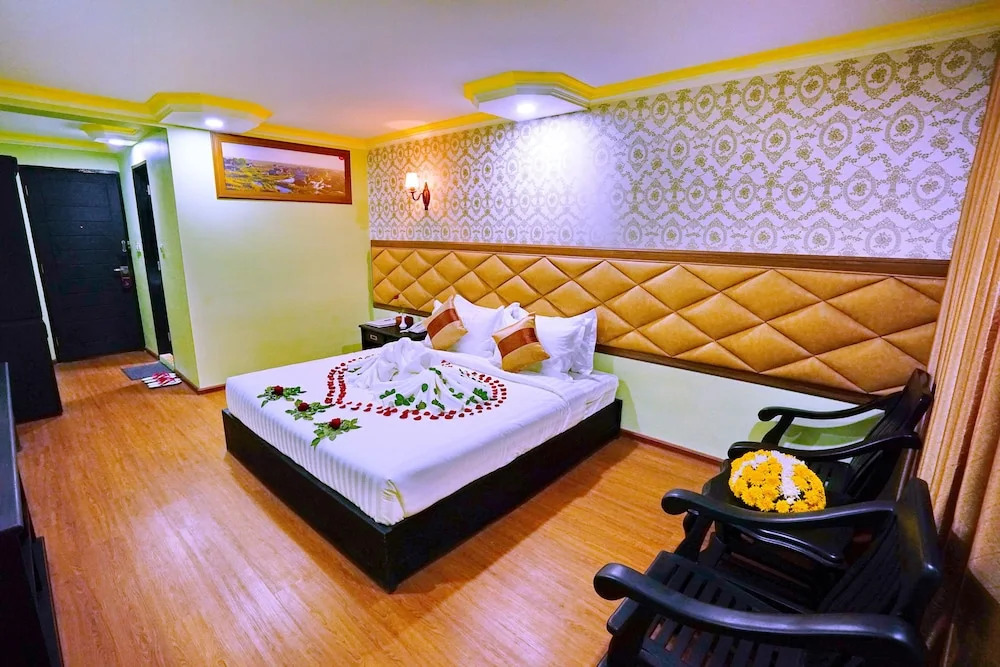 Royal Ruby Hotel