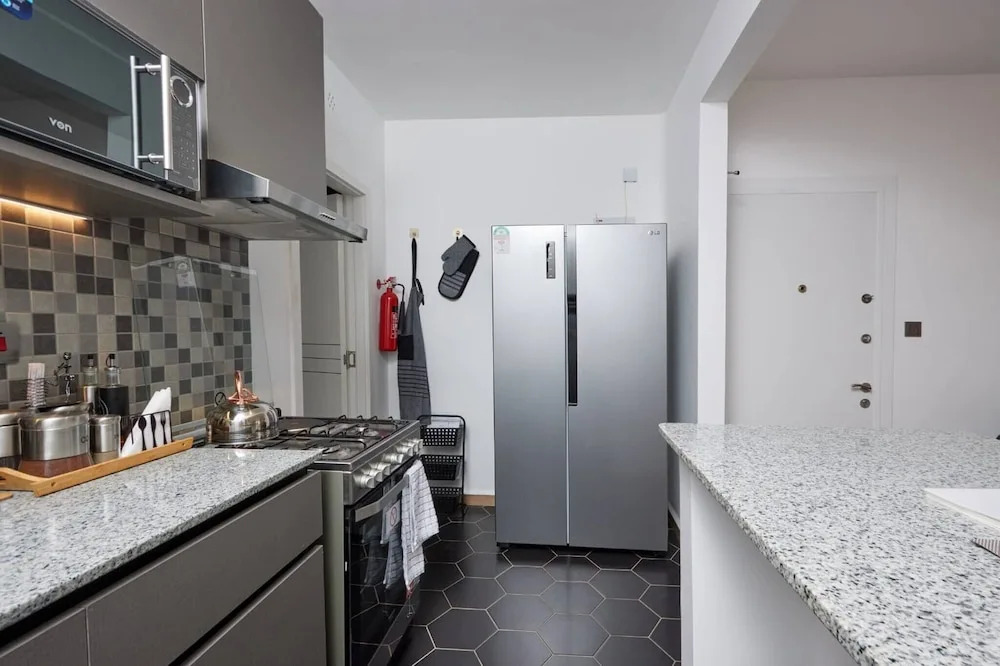 Sunset Escape Apartment Modern & Spacious Two Bedroom in Tatu City