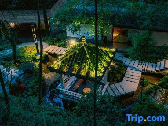 Zunbo Forest Vacation Apartment (Qingcheng Mountain Scenic Area)