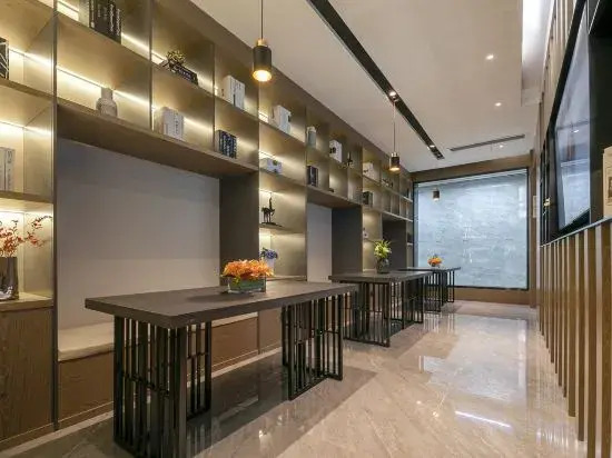 Echarm Hotel (Wuhan Guanggu University Yuan Road Branch)