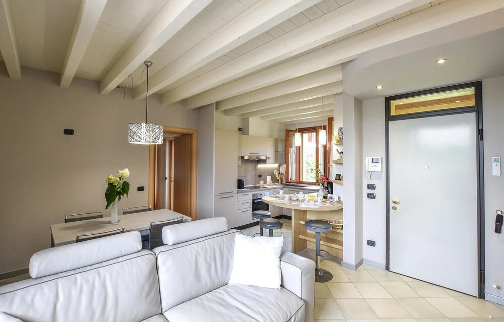 Stunning Apartment in Pozzolengo With Outdoor Swimming Pool, Wifi and 2 Bedrooms