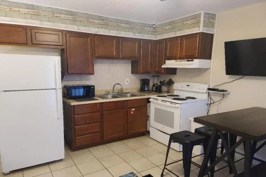 Cozy Condo Just Steps To The Beach, Unit 2 - Sleeps 4