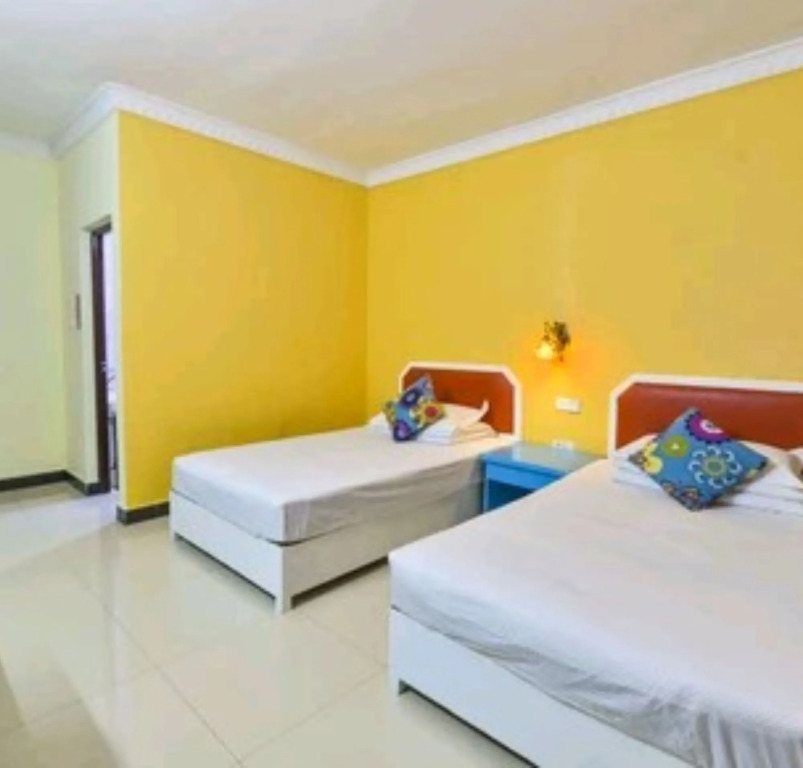 Yangshuo How Flowers Hostel & Party Coliving Coworking Nomads