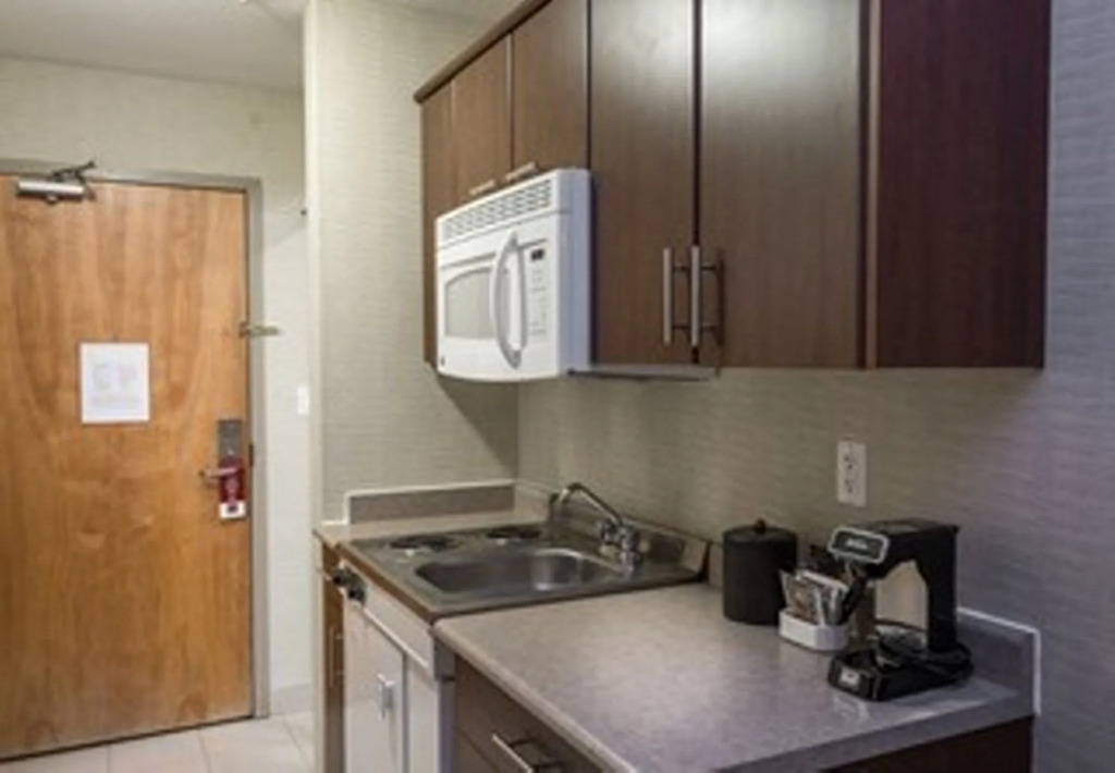 Devonian Hotel and Suites