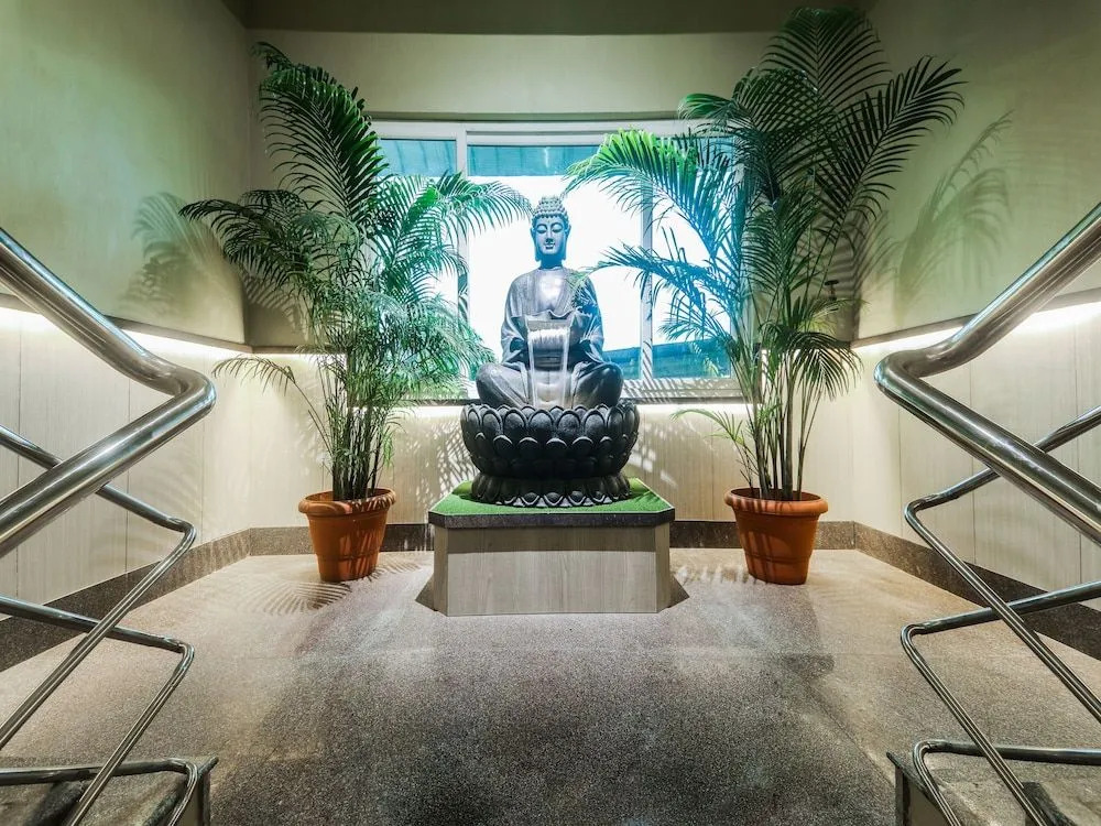 Oyo 17016 Galaxy Inn