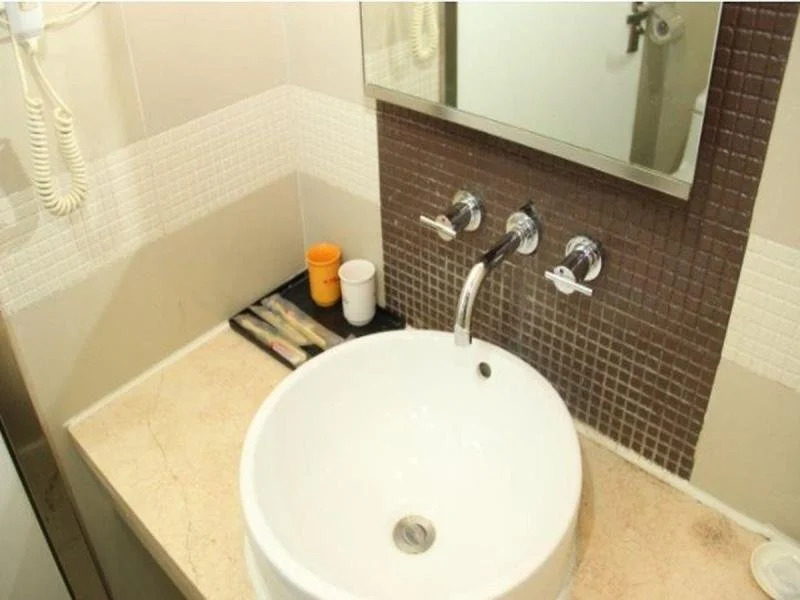 Motel168 Wuhan HuaQiao Inn