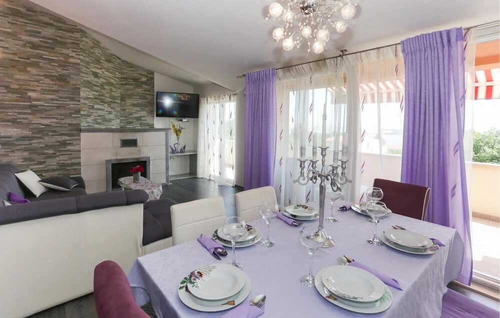 Stunning Home in Kastel Sucurac With 5 Bedrooms, Wifi and Outdoor Swimming Pool