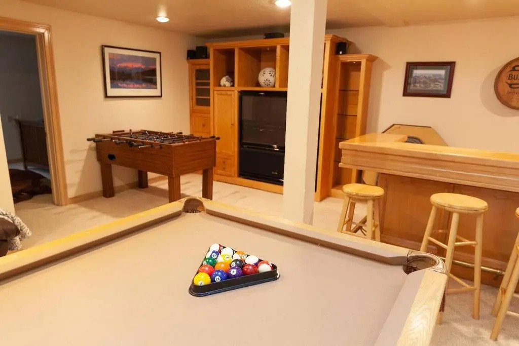 Beautiful 3500sf Lake Tahoe Home W/ Open Layout