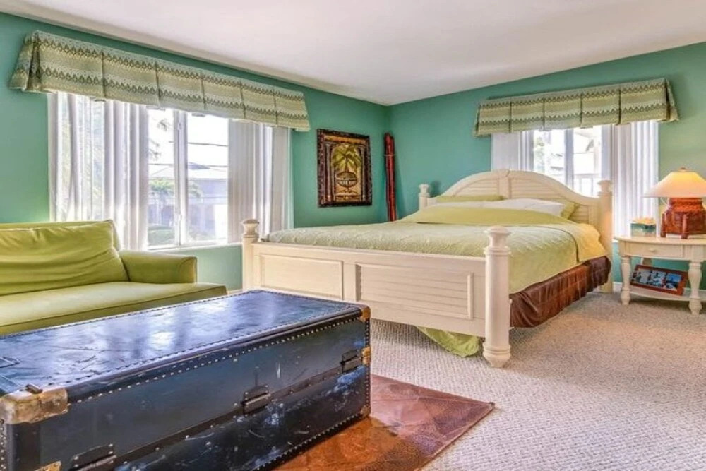 Exceptional Venetian Shores Home With Pool, Dock And Boat Lift. 4 Bedroom Home