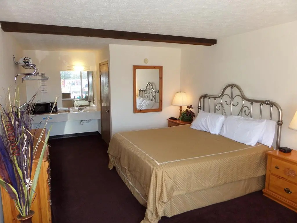 Passion Play Road Inn - Formerly Statue Road Inn