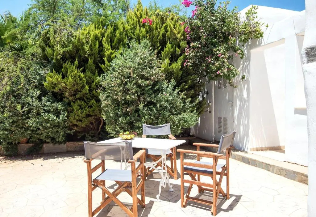 Rosemary Residence in Ampelas. 3 bedroom house