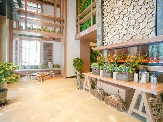 Changchun Lanhai Tangquan Business Hotel