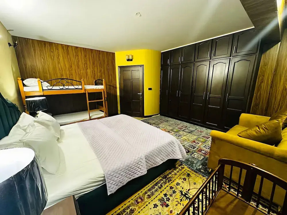 Royal Serviced Cottages