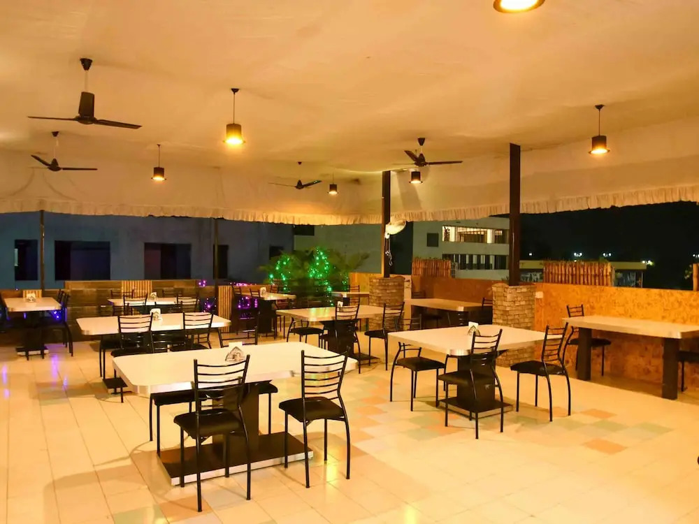 Collection O 3815 Hotel Jaisingh palace