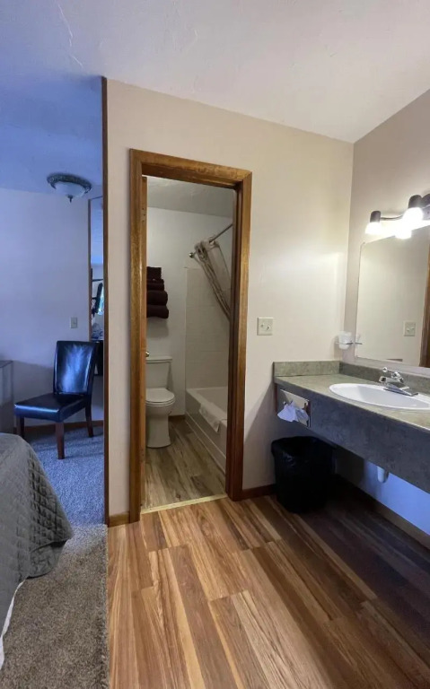 Cedar Wood Inn