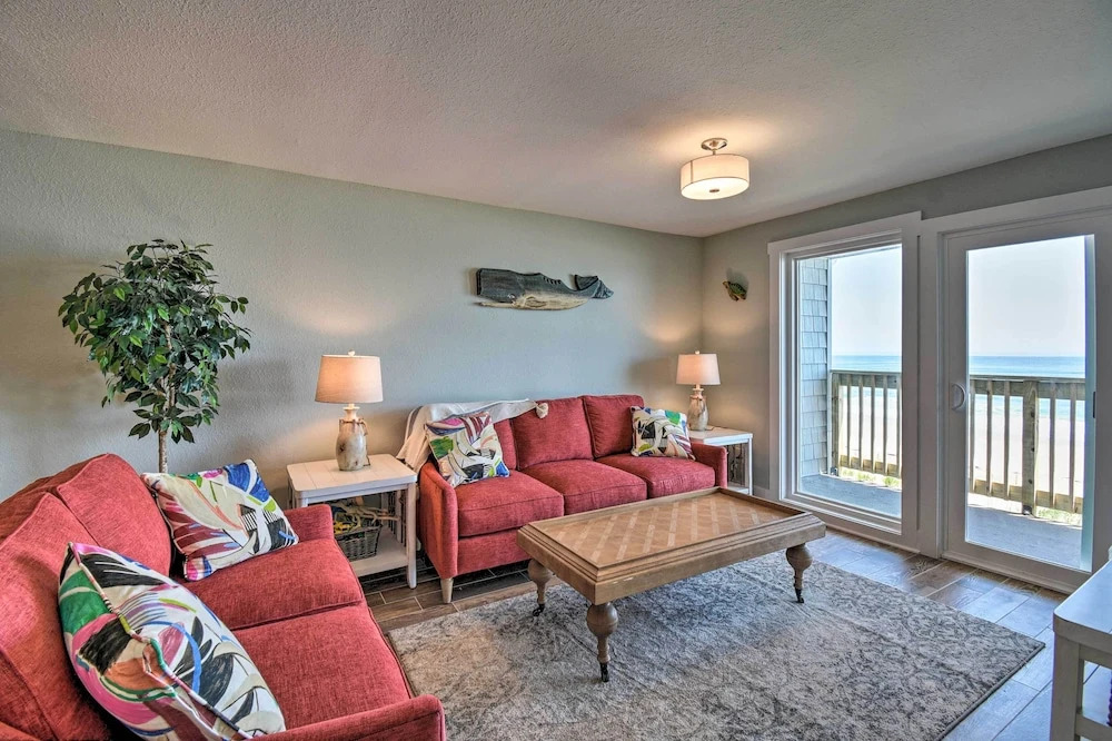 Beachfront Nags Head Condo w/ Private Balcony!