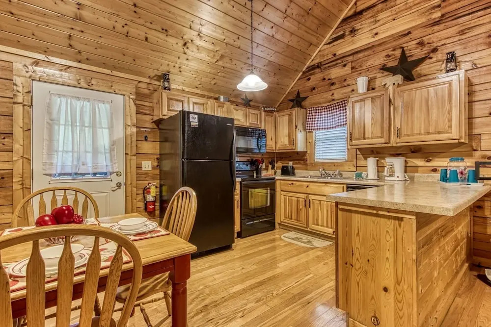 Little Slice of Heaven -1BR 1BA Close to Town and Resort Amenities cabin