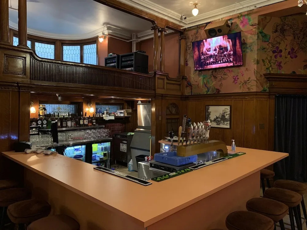 Auberge Jeunesse QBEDS Hostel